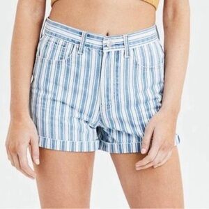 SIZE 8 AMERICAN EAGLE BLUE & WHITE STRIPPED  MOM SHORTS